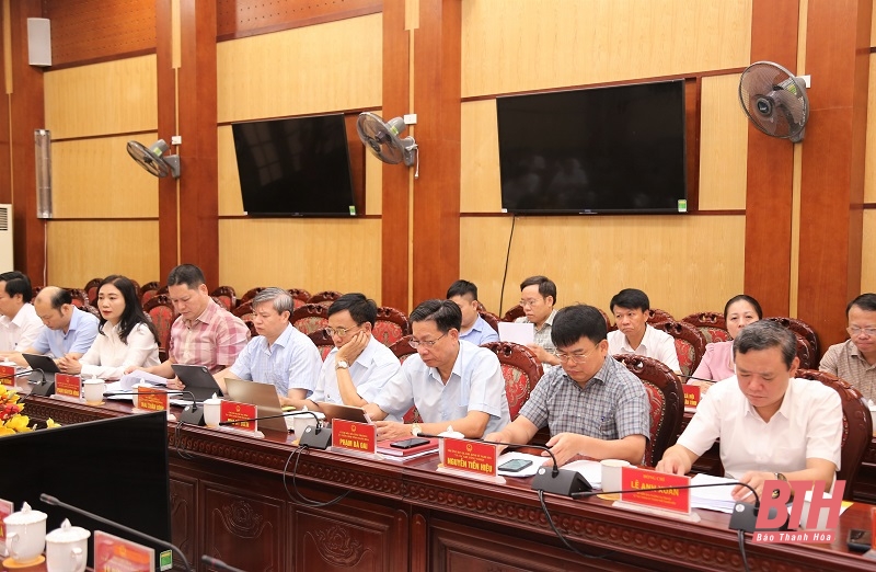 UBND tỉnh họp chuyên đề tháng 8-2022: Cho ý kiến vào một số tờ trình, đề án phát triển kinh tế - xã hội tỉnh Thanh Hóa