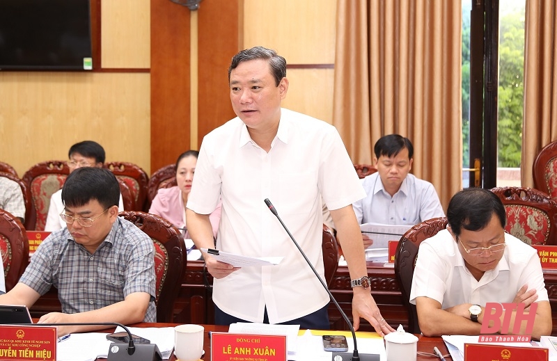 UBND tỉnh họp chuyên đề tháng 8-2022: Cho ý kiến vào một số tờ trình, đề án phát triển kinh tế - xã hội tỉnh Thanh Hóa